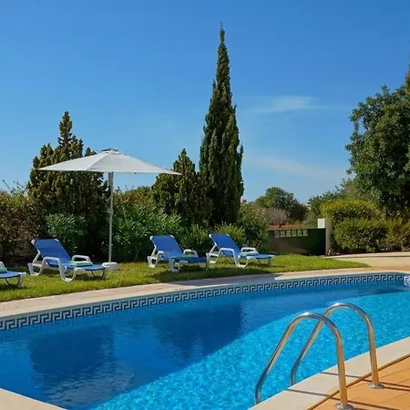 Sleeps 6 Pool Air Con Wifi * Patroves