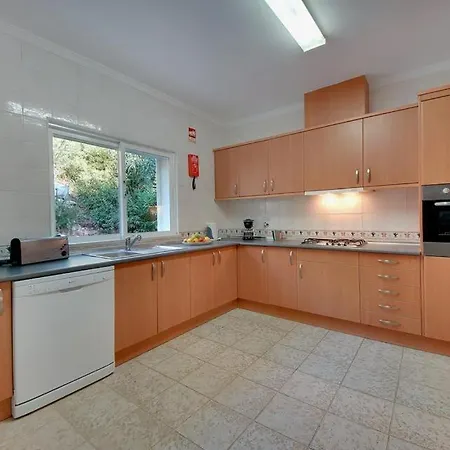 Sleeps 6 Pool Air Con Wifi *