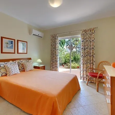 Sleeps 6 Pool Air Con Wifi *