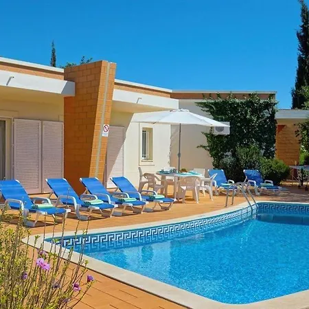 Sleeps 6 Pool Air Con Wifi וילה *